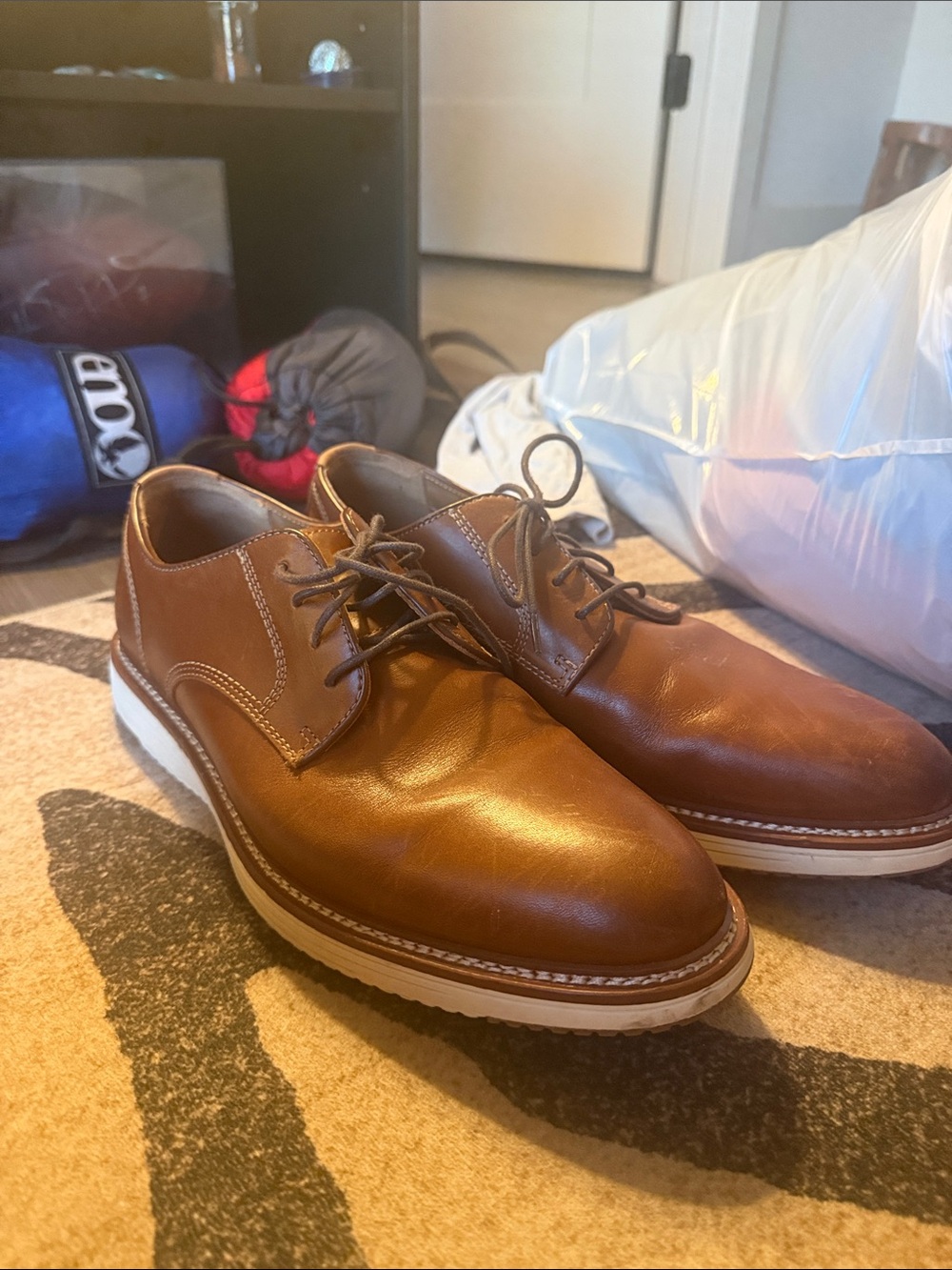 Johnston and Murphy Men's Brown Leather Derby Shoes - Classic Casual Style
